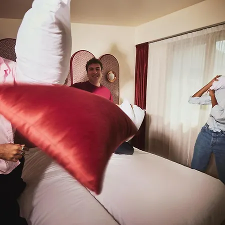 Lyf Gambetta Aparthotel Paris